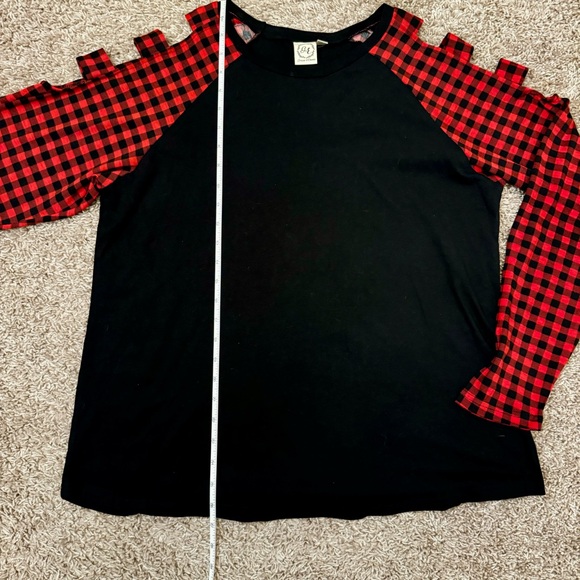 Women’s “CHECKED ALL THE BOXES TOP” Black & Red Checkered Long Sleeve Tee Size L - Picture 17 of 17